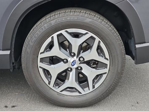 Used 2023 Subaru Forester Premium image 10