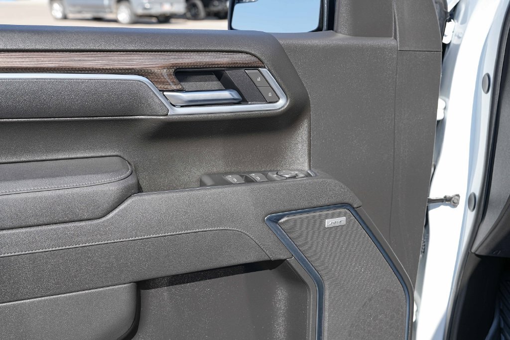 Used 2025 Chevrolet Silverado 1500 LT Trail Boss w/ Convenience Package II AWD/4WD image 27