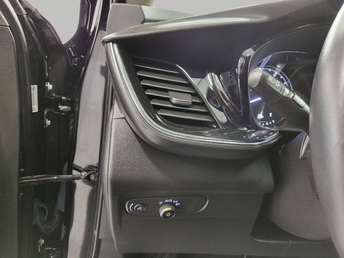 Used 2023 Buick Envision Essence image 9