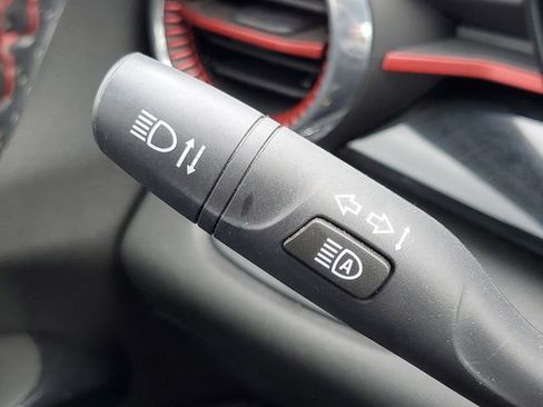 Used 2024 Chevrolet Trax RS w/ Sunroof Package FWD image 14