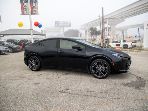 Certified 2024 Toyota Prius XLE image 6