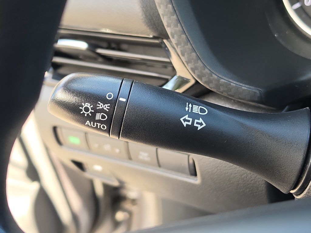 Used 2024 Nissan Sentra SV FWD image 22