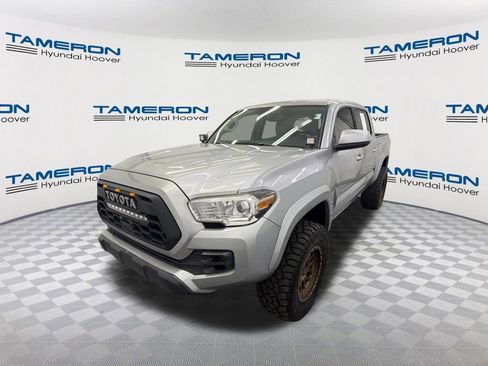 Used 2021 Toyota Tacoma SR5 RWD image 1