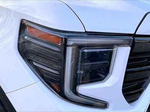 Used 2022 GMC Sierra 1500 Elevation image 25