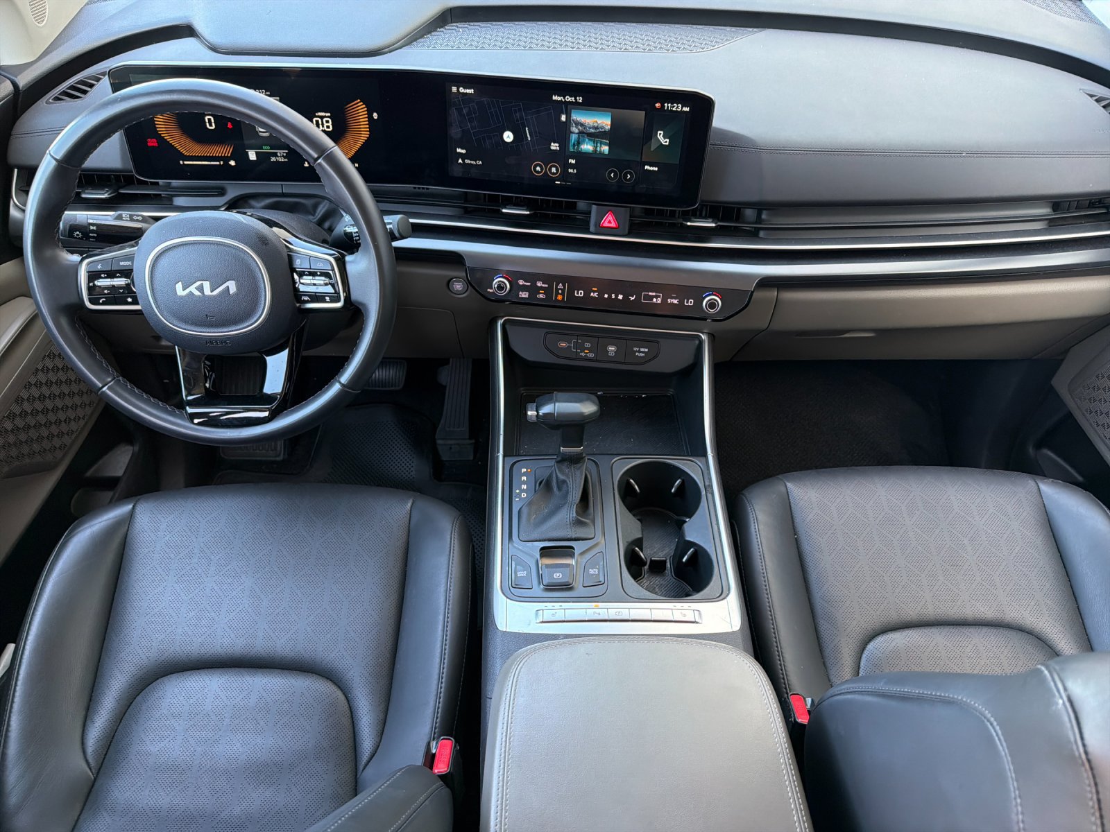 Used 2025 Kia Carnival FWD image 15