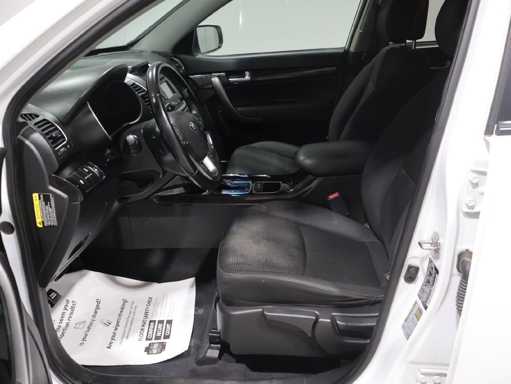 Used 2014 Kia Sorento LX AWD/4WD image 14