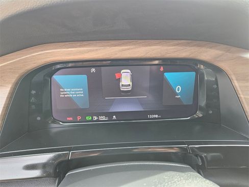 Used 2025 Volkswagen Atlas SE image 19