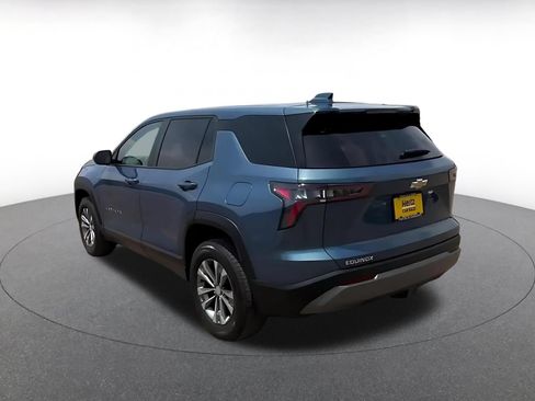 Used 2025 Chevrolet Equinox LT FWD image 11