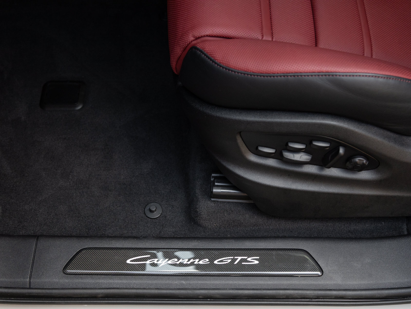 Certified 2026 Porsche Cayenne GTS AWD/4WD image 22
