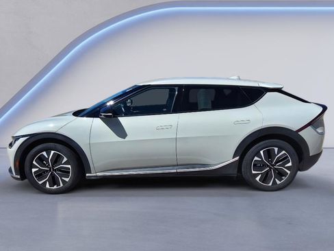 Used 2024 Kia EV6 Light AWD/4WD image 2