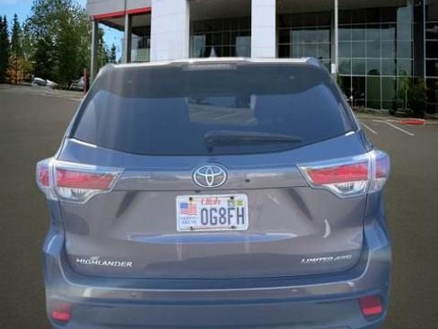 Used 2016 Toyota Highlander Limited w/ Driver Technology Package image 19