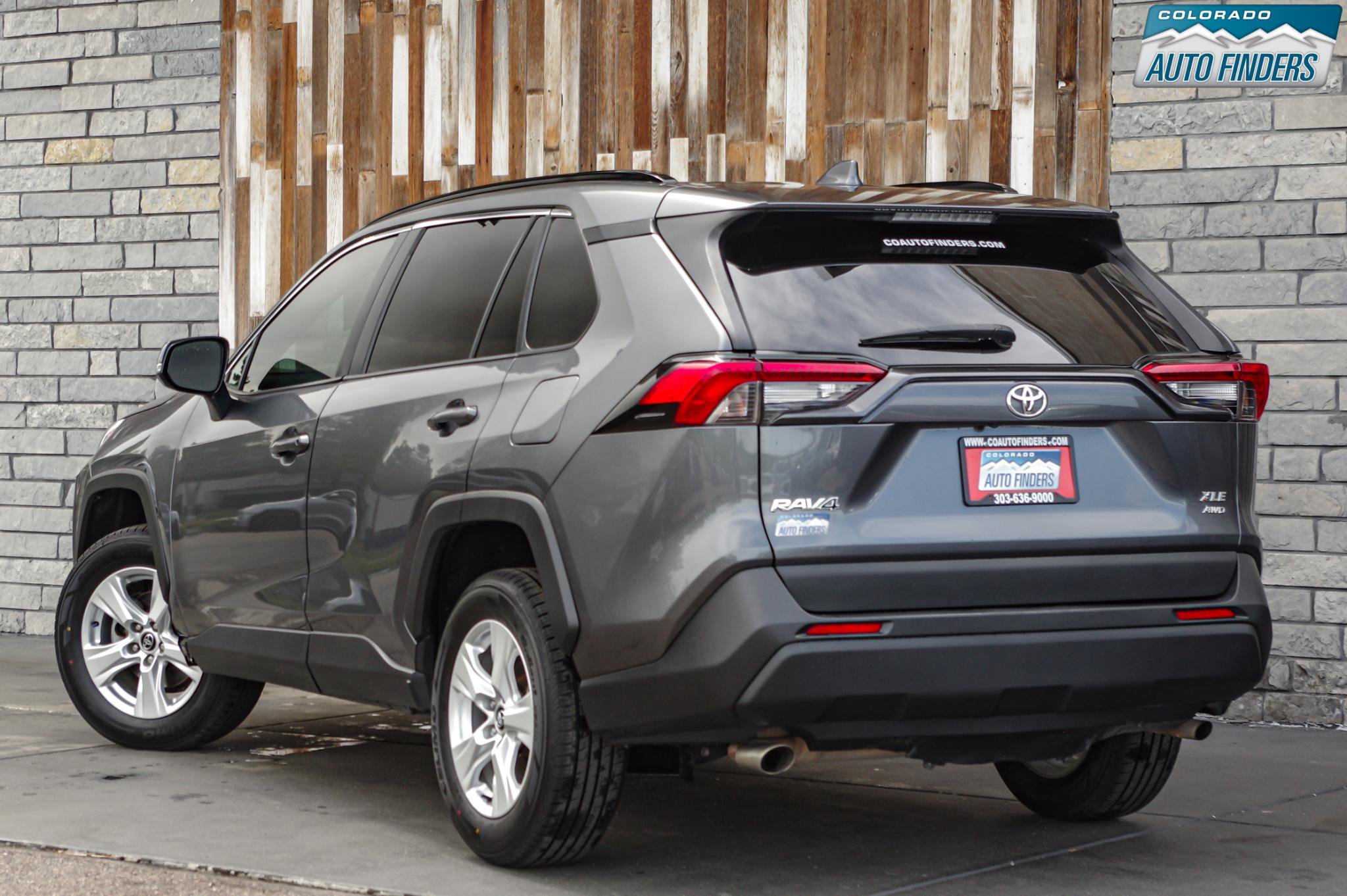 Used 2020 Toyota RAV4 XLE AWD/4WD image 4