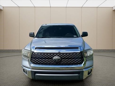 Used 2018 Toyota Tundra SR5 w/ SR5 Upgrade Package AWD/4WD image 6