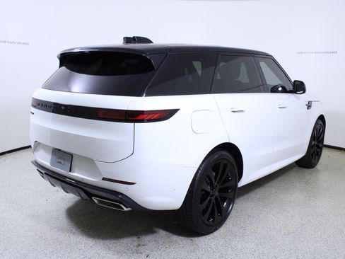 New 2026 Land Rover Range Rover Sport Dynamic SE AWD/4WD image 7