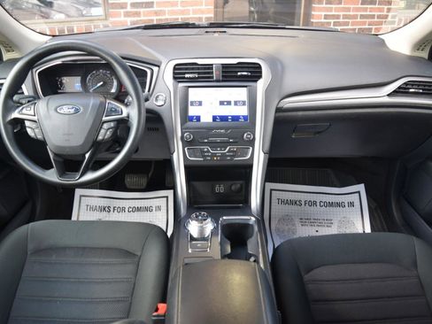 Used 2020 Ford Fusion SE AWD/4WD image 15