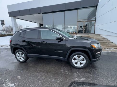 Used 2018 Jeep Compass Latitude w/ Popular Equipment Group image 9