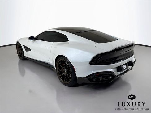 Used 2025 Aston Martin Vanquish RWD image 8