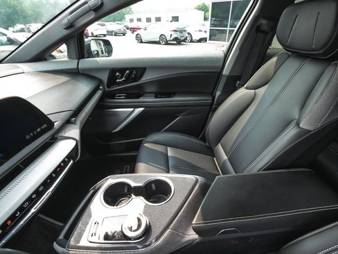 Used 2025 Cadillac Optiq Luxury 1 AWD/4WD image 34