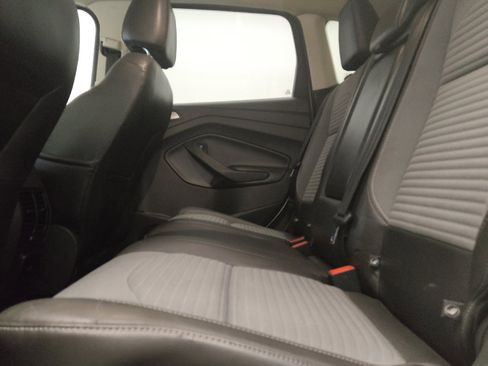 Used 2017 Ford Escape SE w/ Equipment Group 201A FWD image 18