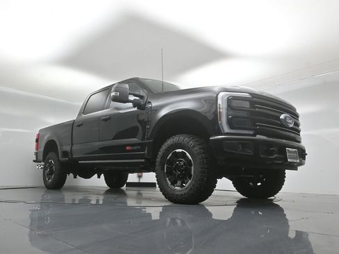 New 2026 Ford F250 Platinum w/ Tremor Off-Road Package AWD/4WD image 48