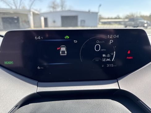 New 2024 Toyota Prius LE image 17