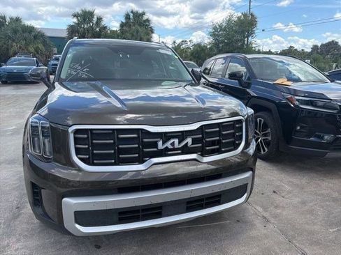 Used 2025 Kia Telluride S AWD/4WD image 10