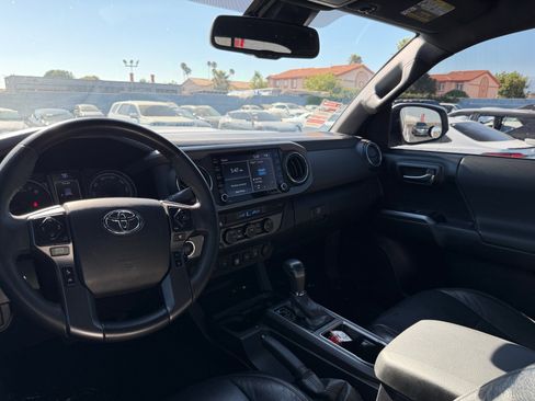Used 2021 Toyota Tacoma TRD Sport w/ Technology Package RWD image 16