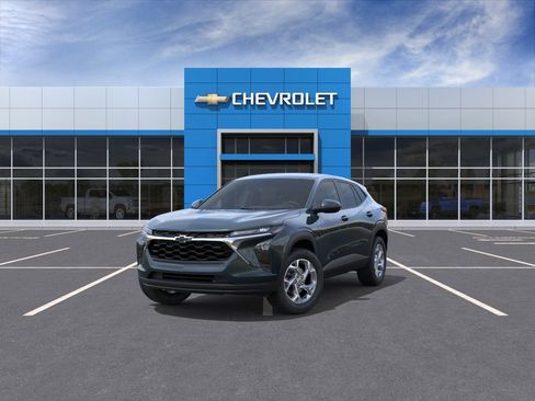 Used 2026 Chevrolet Trax LS w/ LS Convenience Package FWD image 9