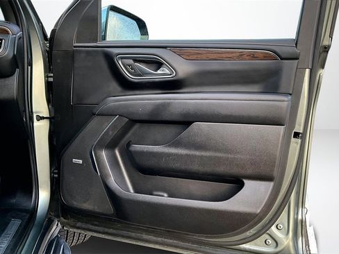 Used 2023 Chevrolet Suburban Premier image 29