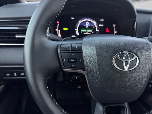 Used 2025 Toyota Camry SE FWD image 27