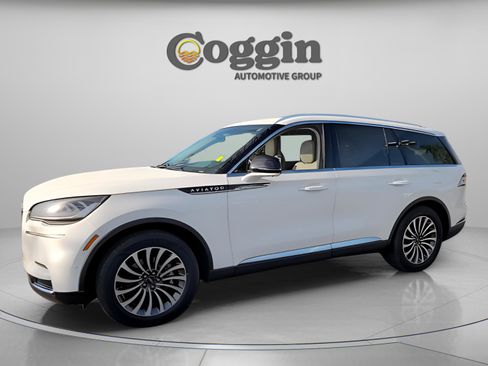 Used 2022 Lincoln Aviator Reserve w/ Equipment Group 201A image 3