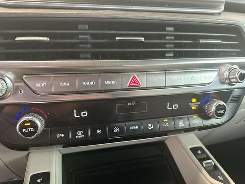 Certified 2021 Kia Telluride EX w/ EX Premium Package AWD/4WD image 19