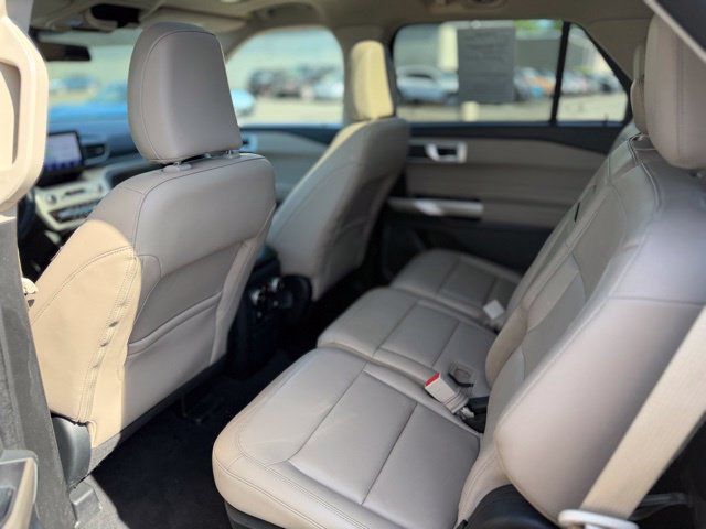 Used 2023 Ford Explorer XLT w/ Equipment Group 202A AWD/4WD image 12