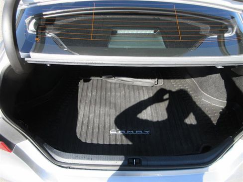 Used 2024 Toyota Camry SE FWD image 6