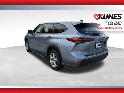 Used 2023 Toyota Highlander L image 10