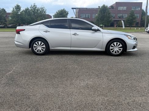 Used 2019 Nissan Altima 2.5 S FWD image 6