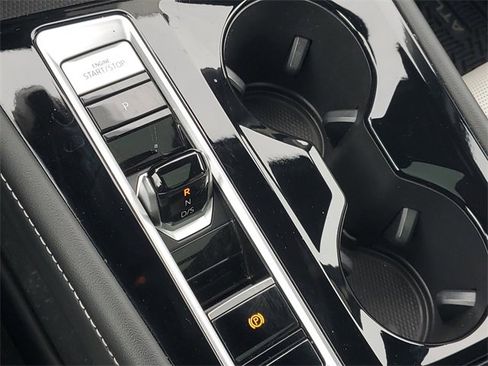 Used 2024 Volkswagen Atlas Cross Sport SEL Premium R-Line image 29