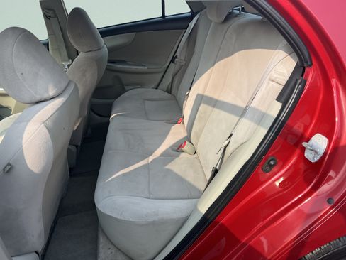 Used 2012 Toyota Corolla LE FWD image 12