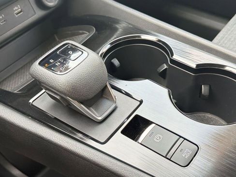 Used 2023 Nissan Rogue SV image 16