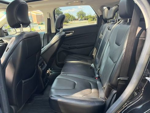 Used 2018 Ford Edge Titanium w/ Equipment Group 301A AWD/4WD image 21