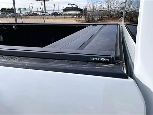 Used 2022 GMC Sierra 2500 AT4 image 9