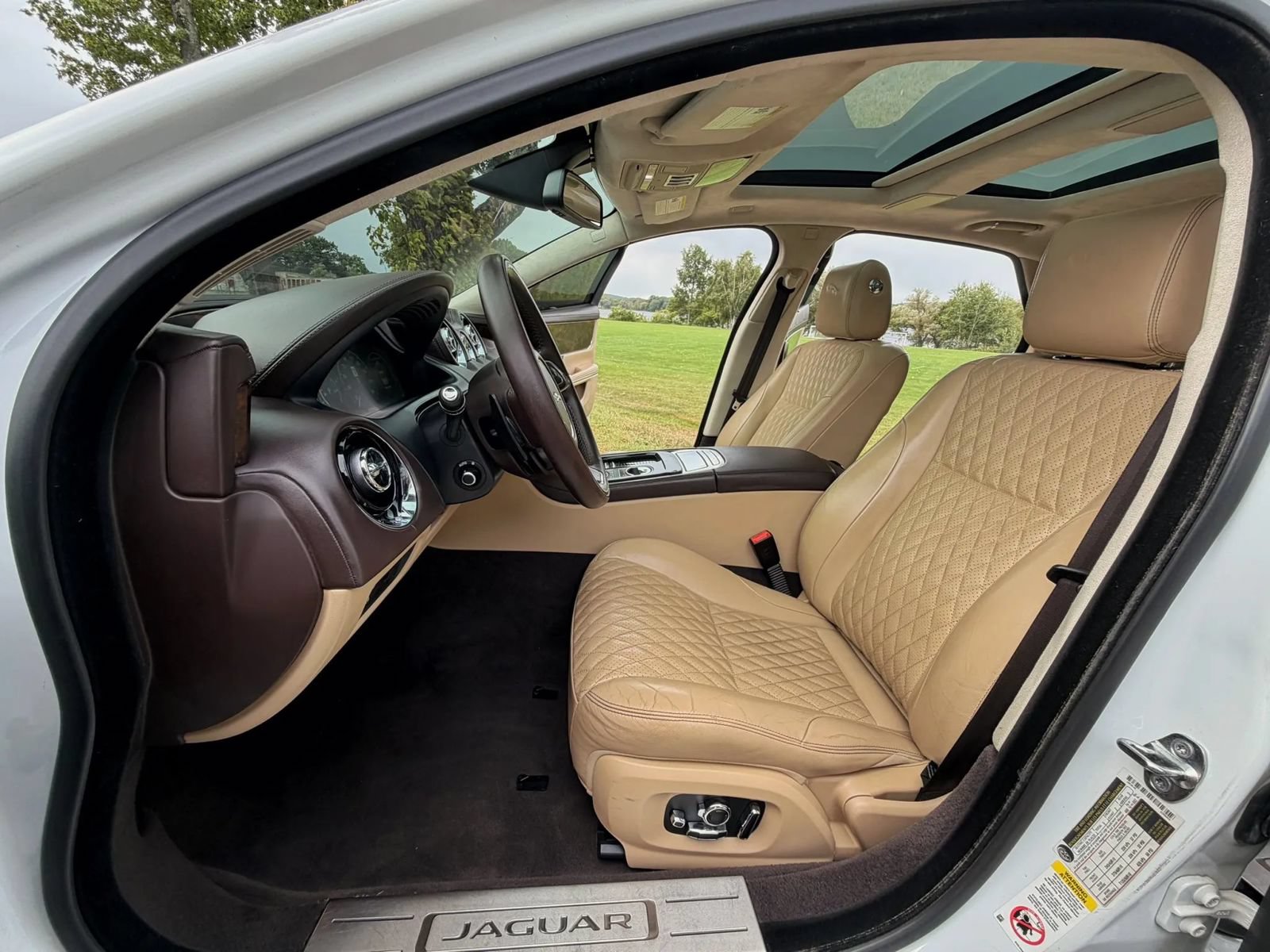 Used 2017 Jaguar XJ L Portfolio AWD/4WD image 60