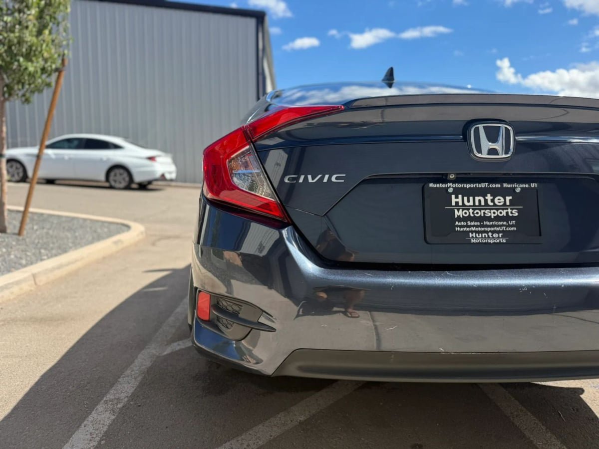 Used 2017 Honda Civic Touring image 17