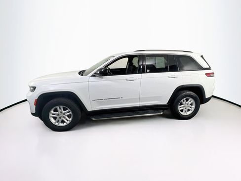 Used 2023 Jeep Grand Cherokee Laredo RWD image 8