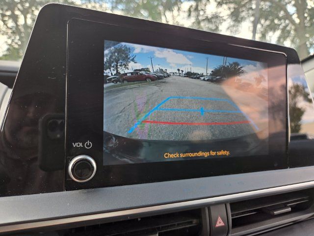 Used 2024 Toyota Prius LE FWD image 26