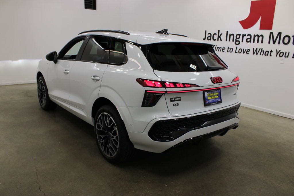 New 2026 Audi Q3 quattro 2.0T AWD/4WD image 3