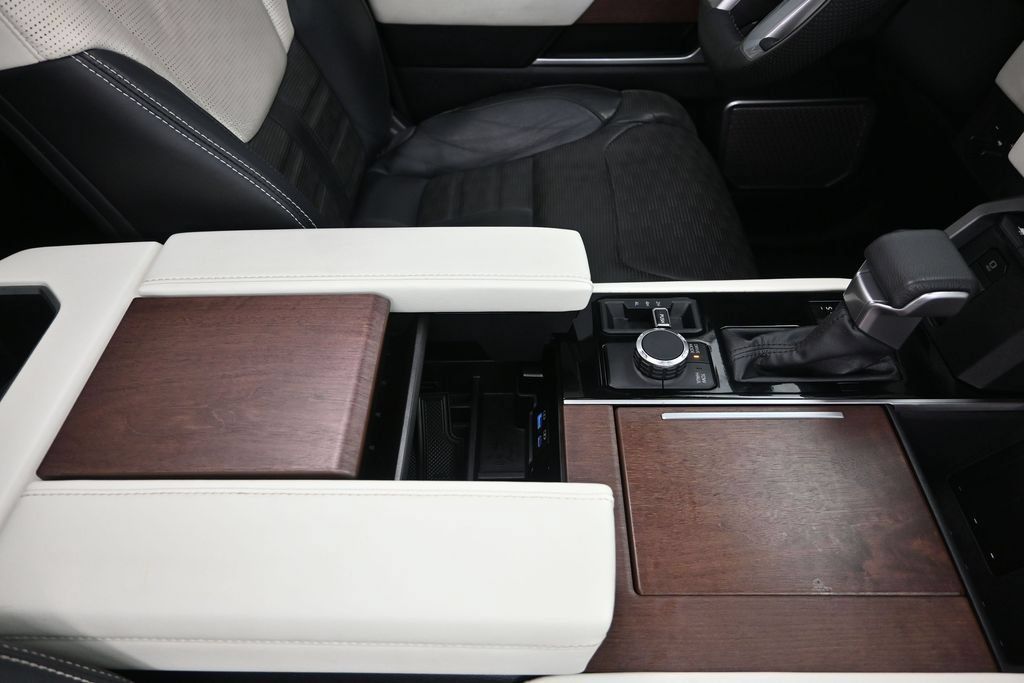 Used 2022 Toyota Tundra Capstone AWD/4WD image 28
