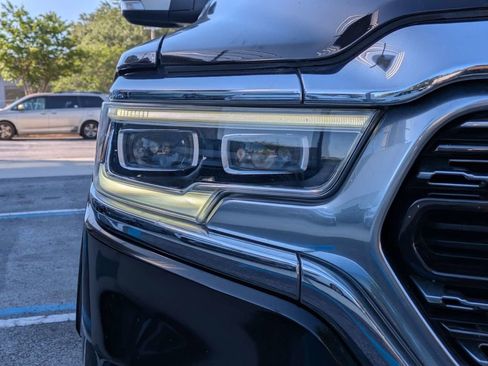 Used 2022 RAM 1500 Limited AWD/4WD image 10