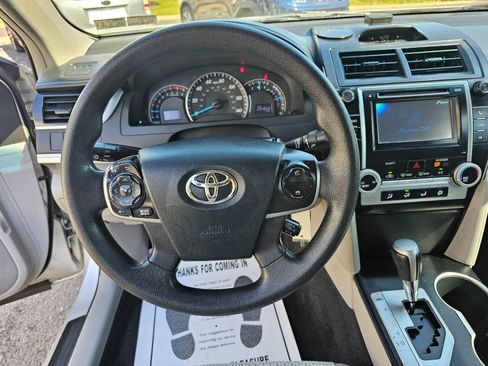 Used 2012 Toyota Camry LE FWD image 9