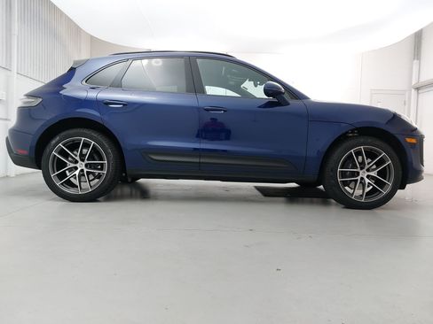 Certified 2026 Porsche Macan AWD/4WD image 8